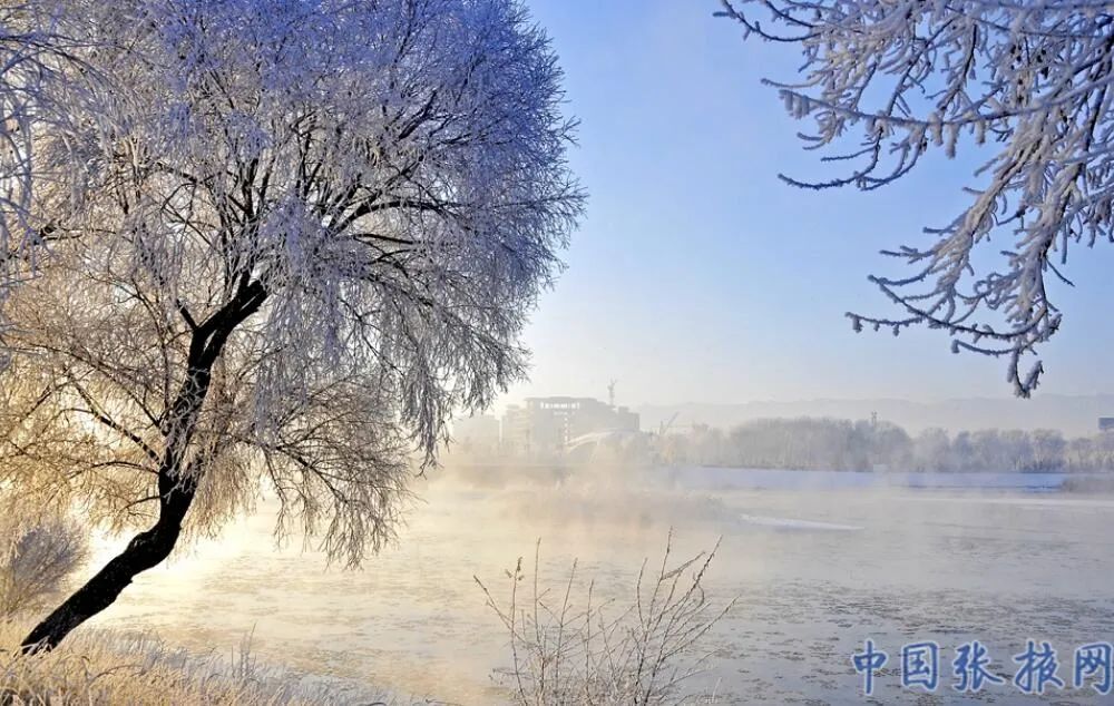 雪山白丹霞红 这个冬天, 快来张掖撒欢吧!