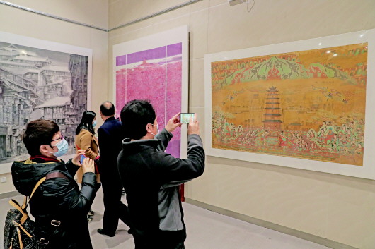 第四届朝圣敦煌全国美术作品展在敦煌举办 周斌全 摄