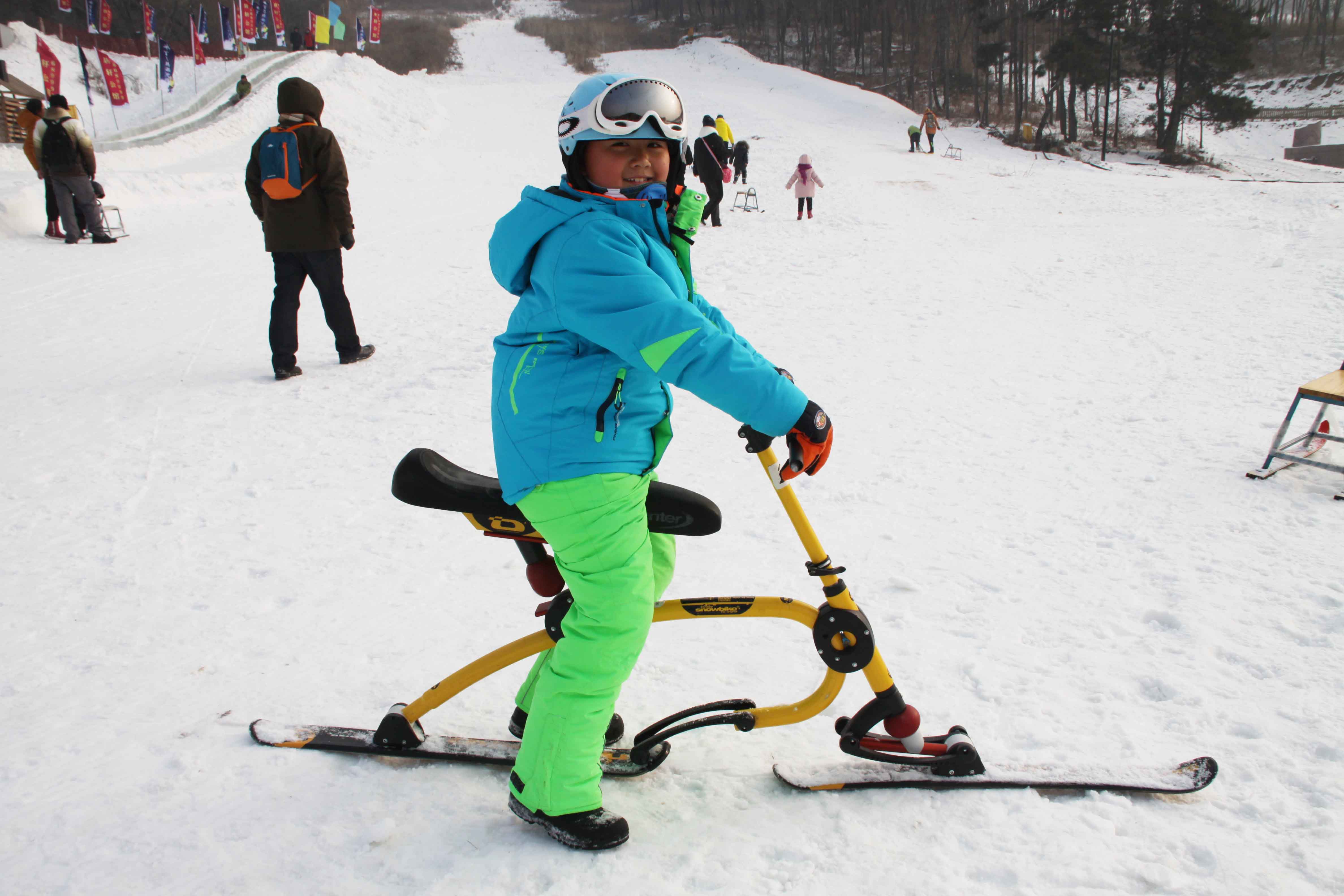 盛京冰雪季:沈阳怪坡国际滑雪场