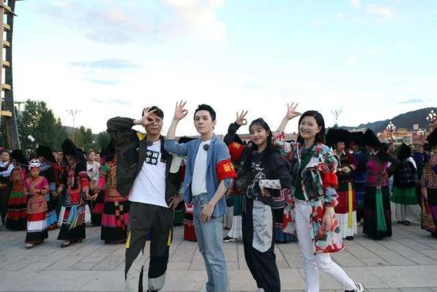 东方卫视《我们在行动5》剧照