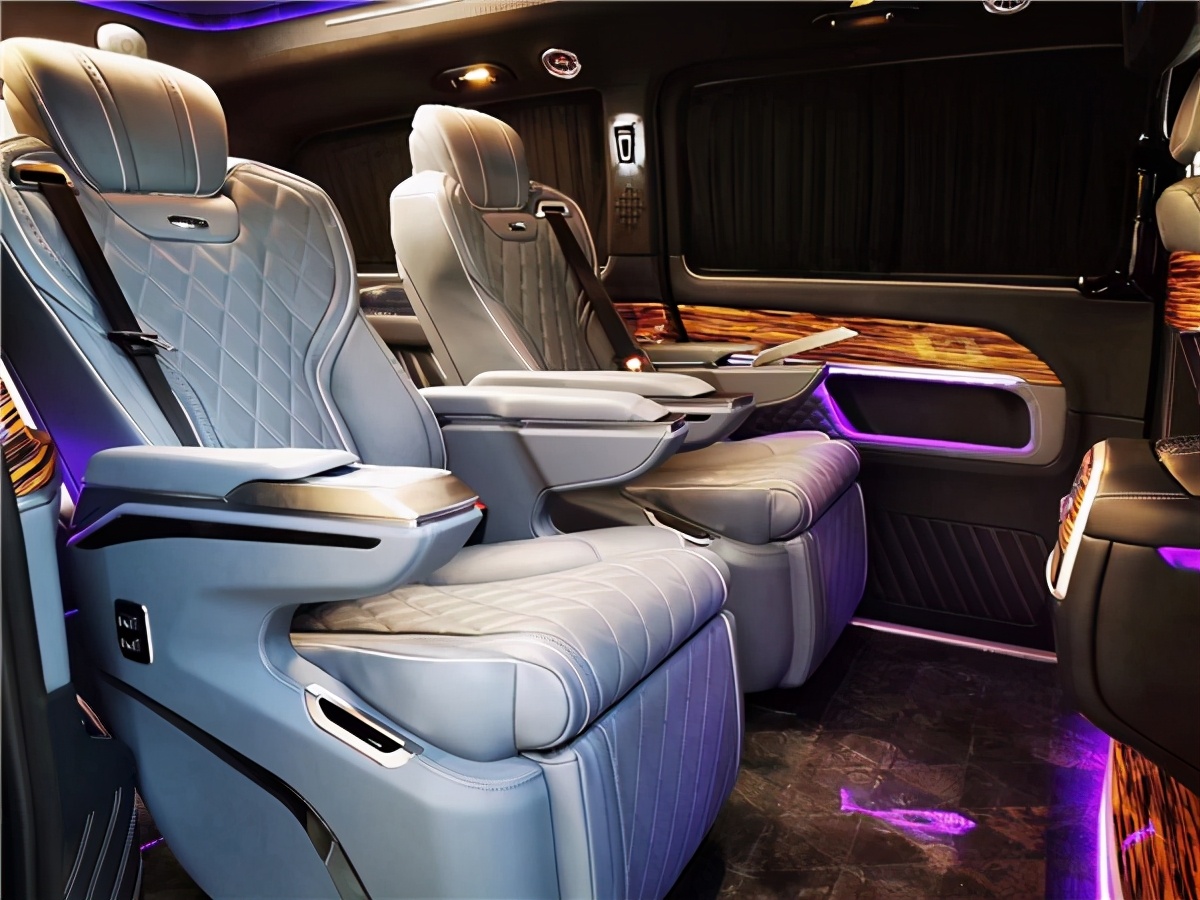 奔驰V260L尊贵加长版七座商务车 私人定制银河系列