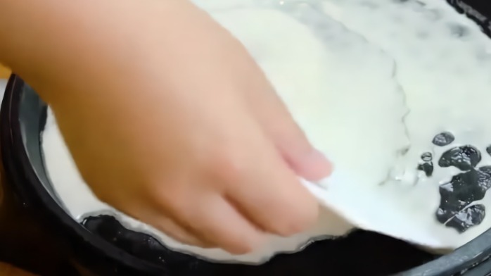 早餐不用出门买，5分钟做煎饼果子，关键在面糊这步，比油条好吃