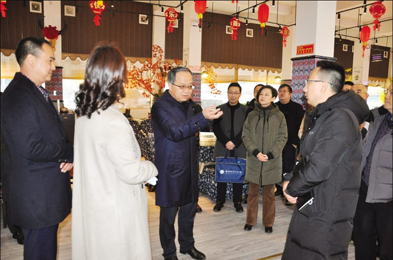 罗跃 摄黔江鸡杂是黔江经典传统美食,也是市级非物质文化遗产.