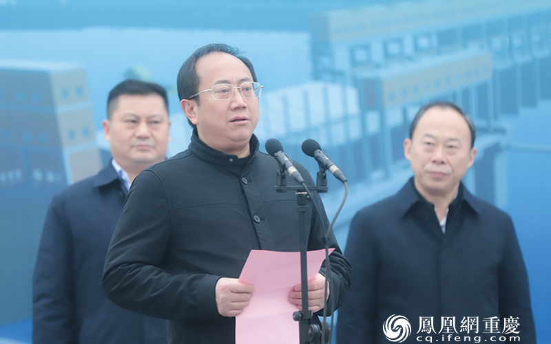 重庆高速公路集团董事长滕英明：高速公路集团将努力把双江航电枢纽工程打造成为长江航道上的精品工程、明星工程、示范工程。