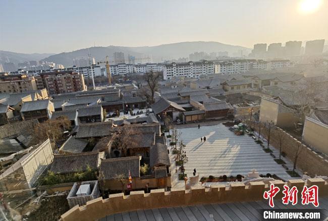 图为12月底，俯瞰天水古城西关片区内的古民居建筑群落。冯志军 摄