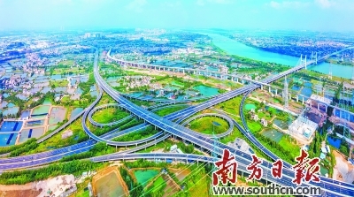 广中江高速公路全线呈“T”字型，连接广州、江门、中山、佛山四市。南方日报记者 石磊 通讯员 粤交集宣 摄