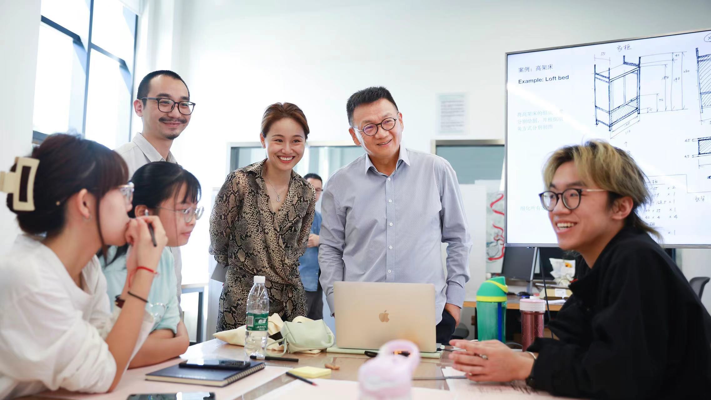 西安欧亚学院董事长胡建波教授文章在《中国教育报》刊发凤凰网陕西