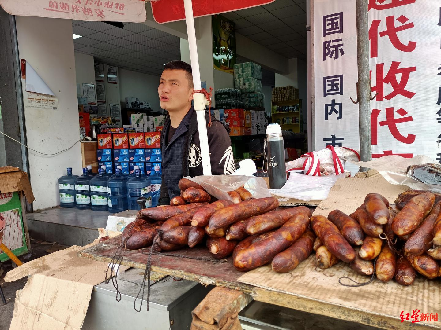 谌光辉和他的猪肉摊