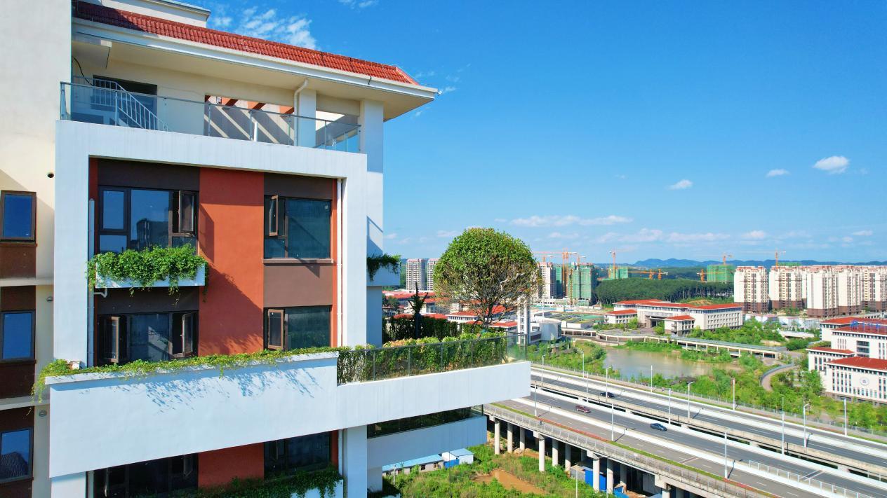 贵安花语墅:露台上的秘密 ——凤凰网房产贵阳