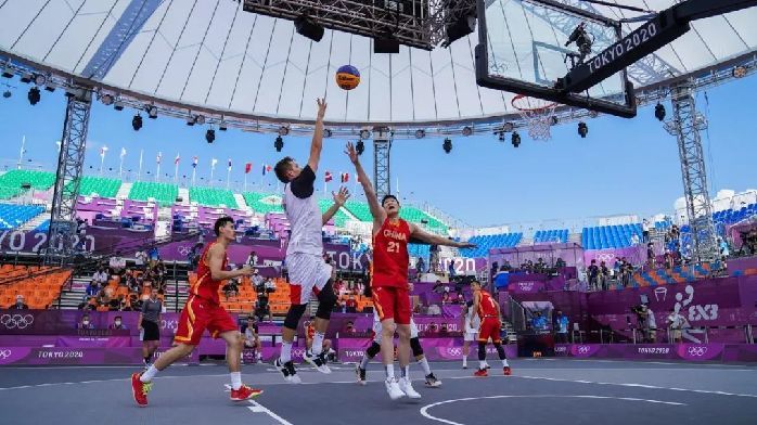 喜欢打半场篮球的必看!今天教你两招半场3V3战术_凤凰网