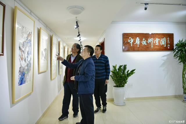 师徒绘“鱼乐”，贺岁庆余年——著名画家冯增木、柏光岳走进文化视界