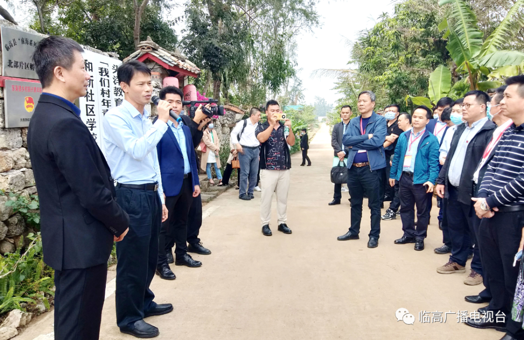 县委常委,统战部长陈红军,县政府副县长候选人王光磊参加考察活动.