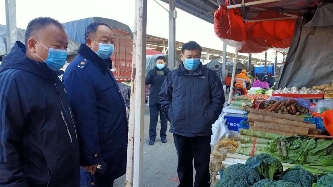 历城区市场监管局局长张中原对元旦期间市场监管工作进行督导