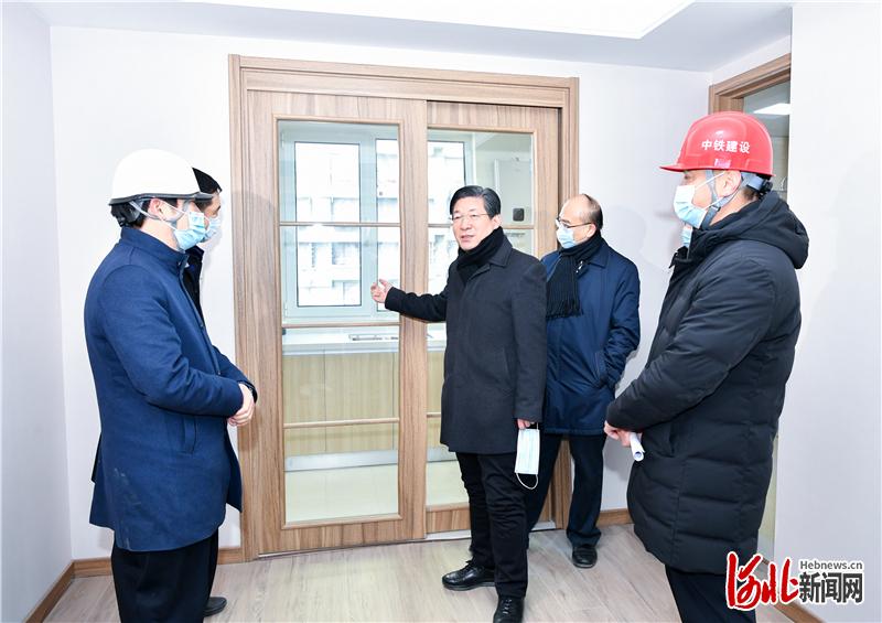 王东峰在雄安新区调研慰问