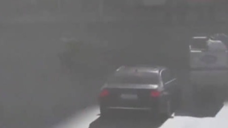 北京宝马车主7次碰瓷电三轮 一次能坑上千元