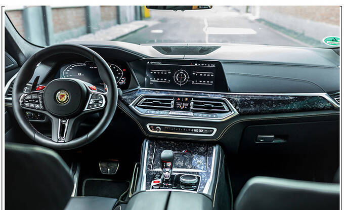 图5">宝马x6改装版发布v8引擎性能升级/配碳纤维套件-图6">内饰上