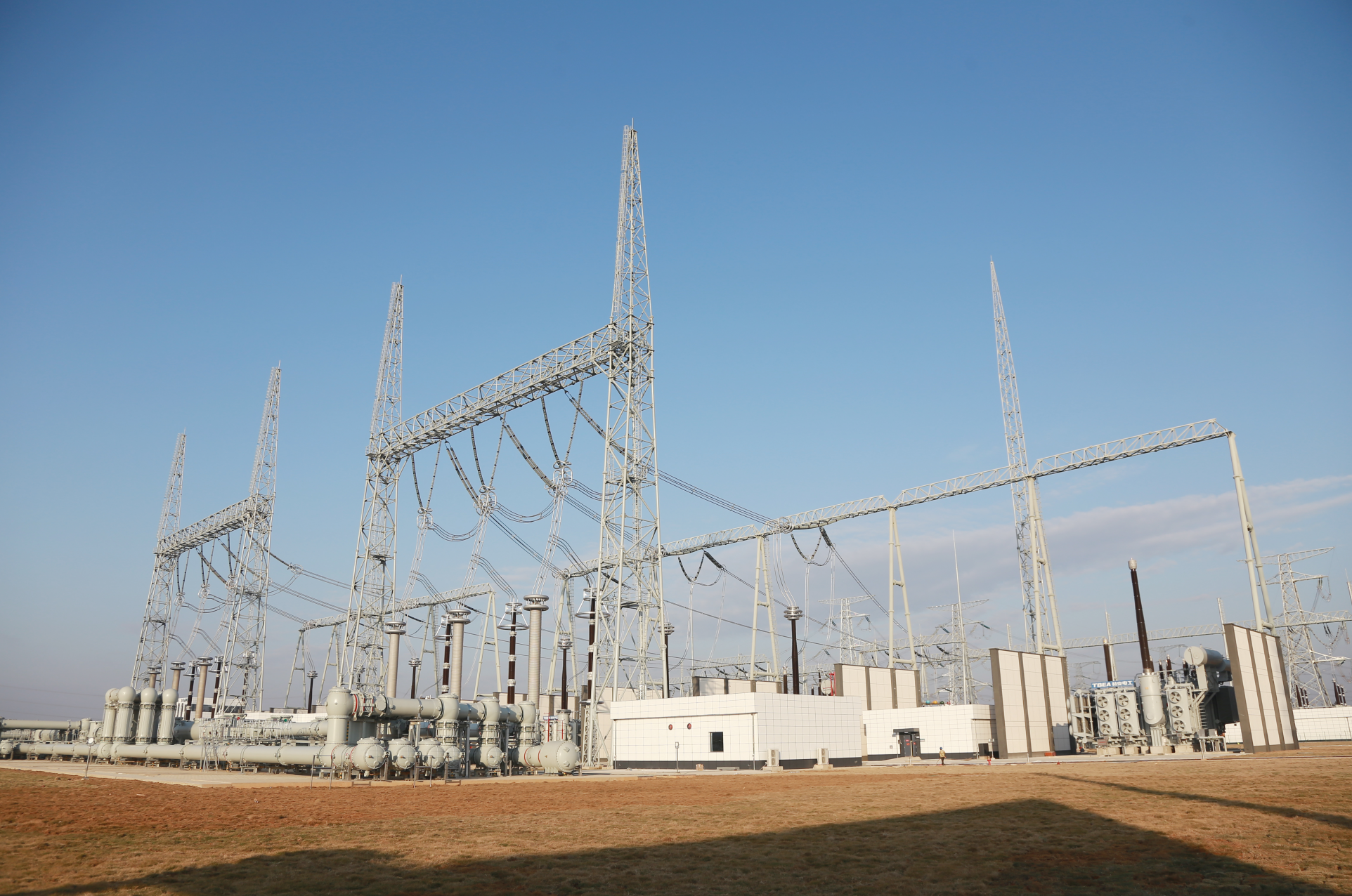 南昌长沙1000千伏特高压交流输变电工程调试完成