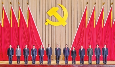 新一届市委常委。从左至右依次为:张俊勇、刘洁、吴朝安、陈劲超、王永辉、李义龙、郭元强、程用文、杨玲、刘子清、袁野、刘辉、曾晟。