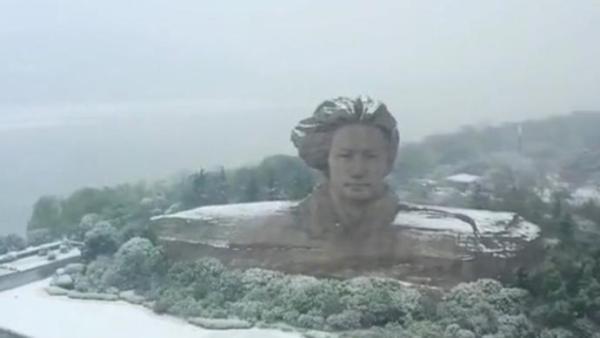 航拍橘子洲头 纪念毛泽东主席诞辰128周年