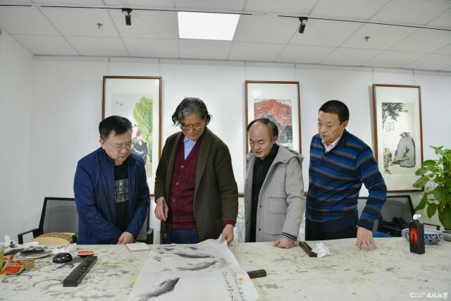 师徒绘“鱼乐”，贺岁庆余年——著名画家冯增木、柏光岳走进文化视界