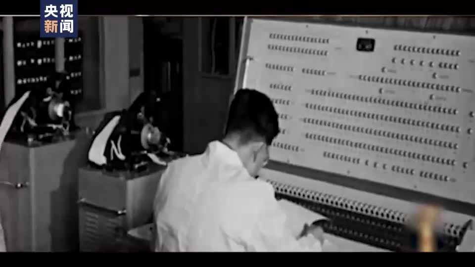 “赶快回去吧！祖国在迫切地等待着我们！”