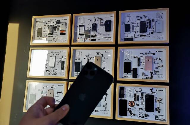 退休的iPhone不要扔!从「割肾」到「上墙」,见证苹果的10年变迁