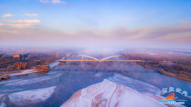 一轮红日耀黑河 祁连山下小城宛若仙境