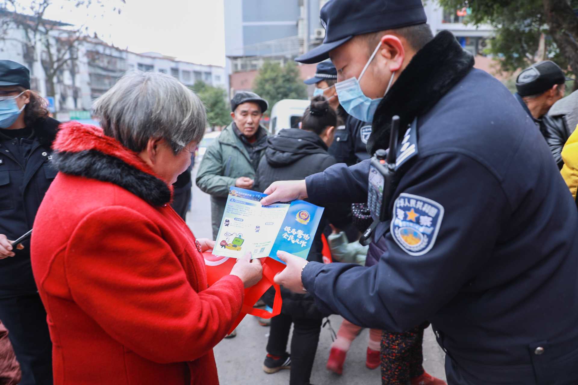 反詐進行時高新警方掀起全民反詐宣傳熱潮