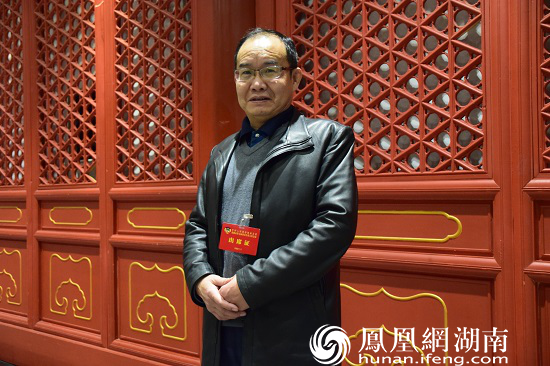 政协委员夏清峰