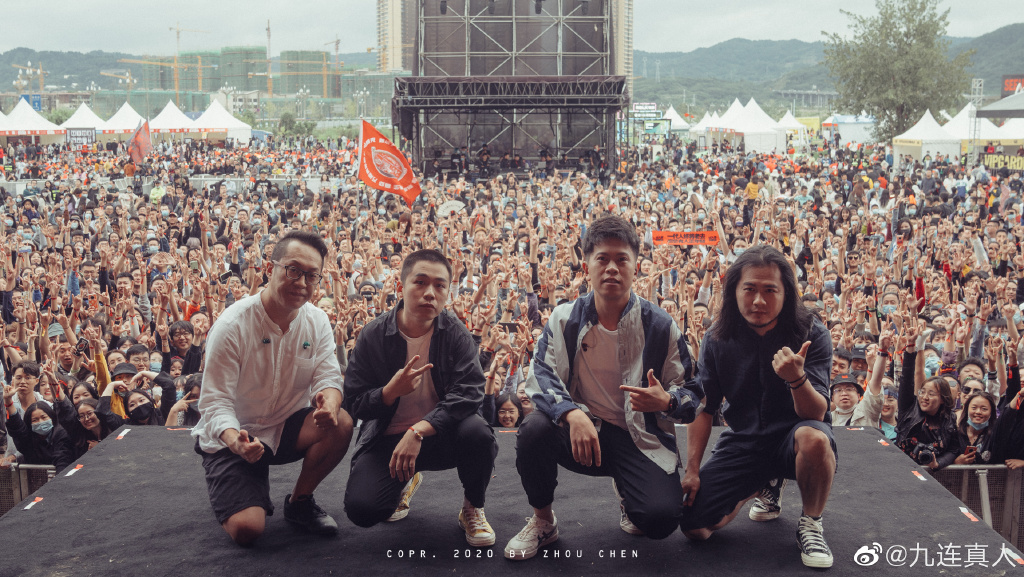 国内视频网站买了一些国外音乐节版权,能在线看到很多后朋克复兴的