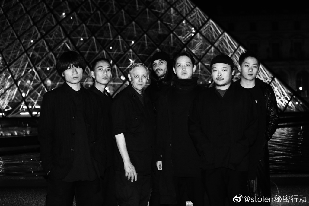 在巴黎与Mark Reeder。图来自受访者微博