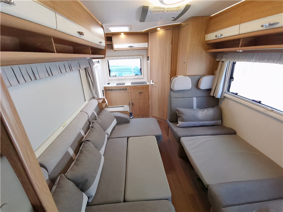 超大空间依维柯房车,金冠f329g