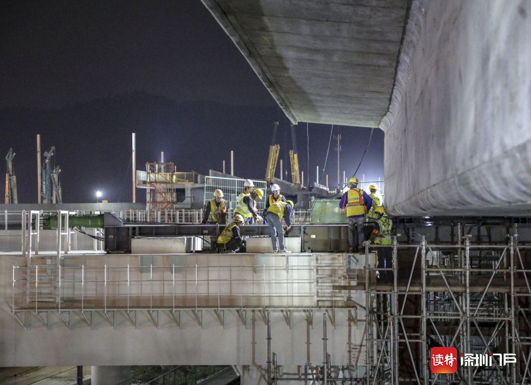 国内首次上跨广深港高铁箱梁横移施工顺利启动