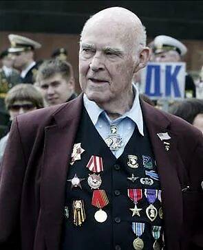 美国二战老兵:约瑟夫·贝尔勒传奇