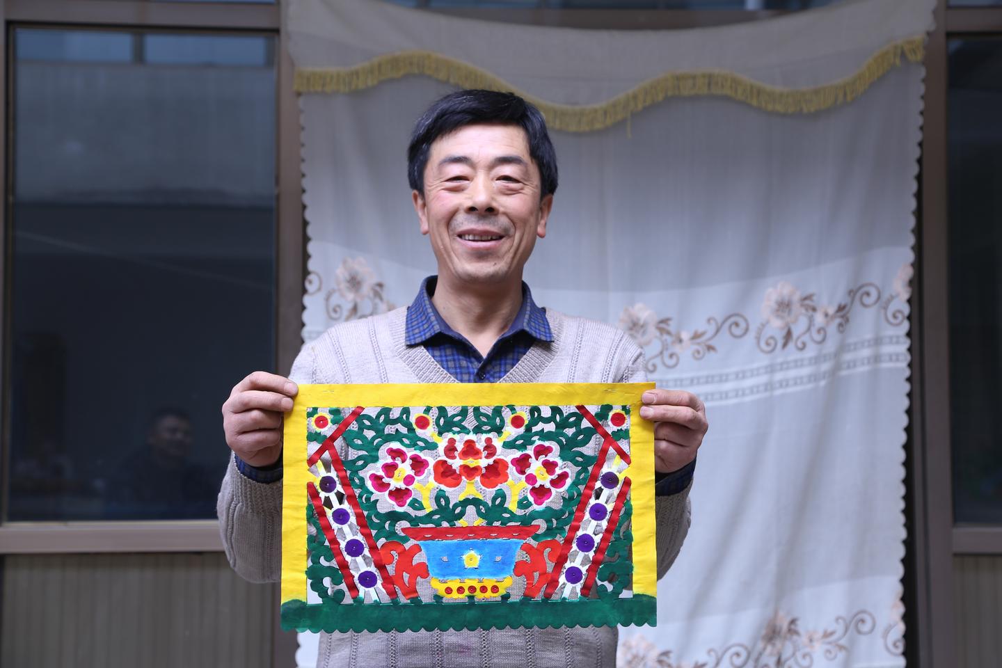 手艺人指尖“绣”出大世界 通渭非遗“活”起来