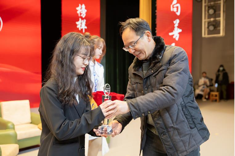 寻找身边榜样讲述最美青春故事 这所高校的学生思政教育工作接地气暖人心
