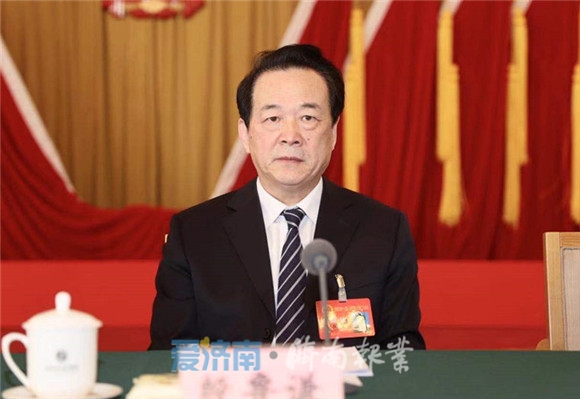 市十七届人大三次会议主席团举行第三次会议 孙立成主持