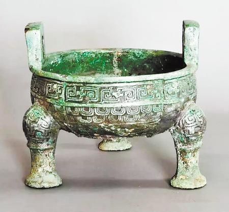 甘肃省博物馆藏的垂鳞纹秦公铜鼎