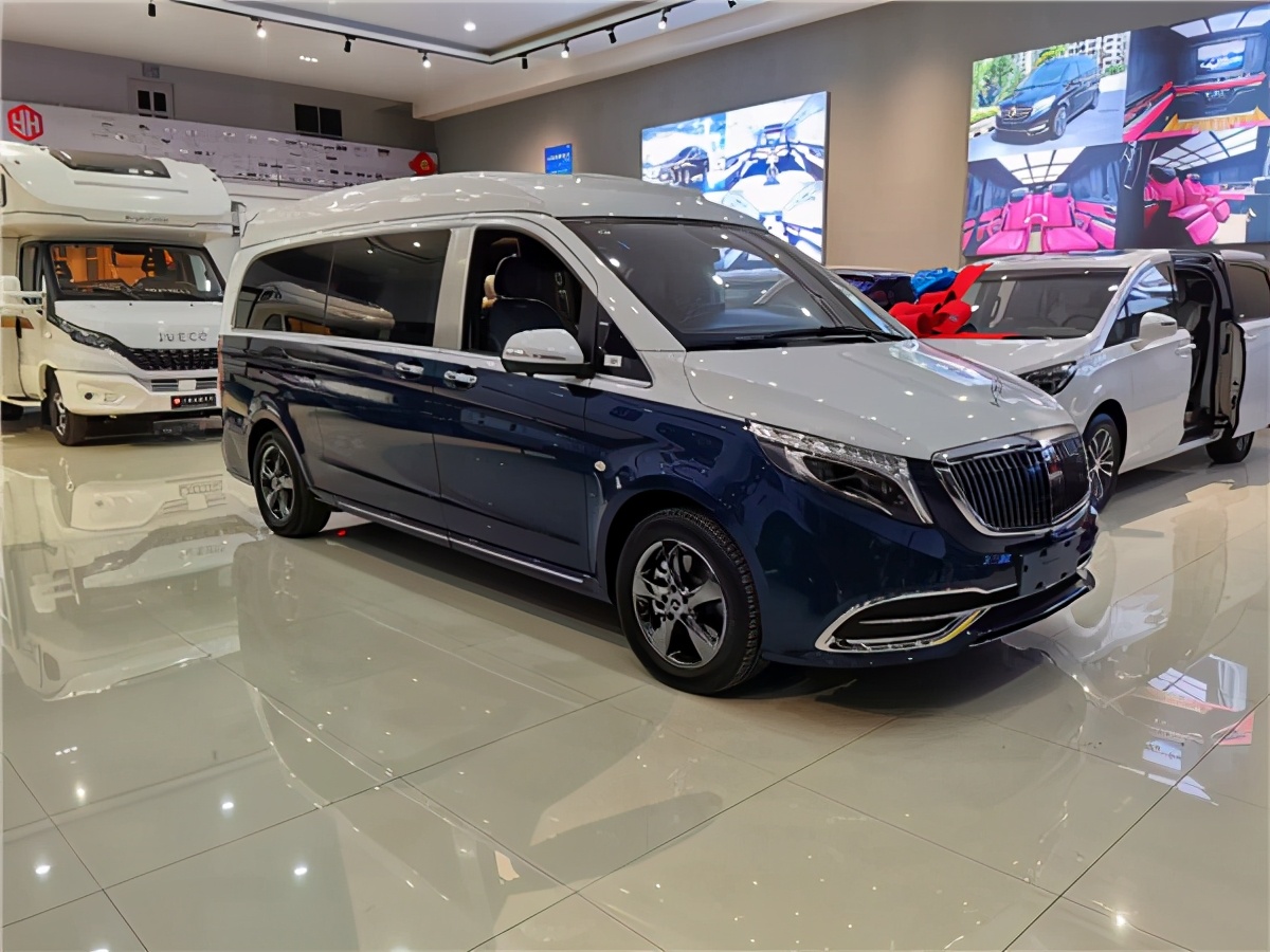 奔驰威霆蓝白双拼商务车展厅现车在售