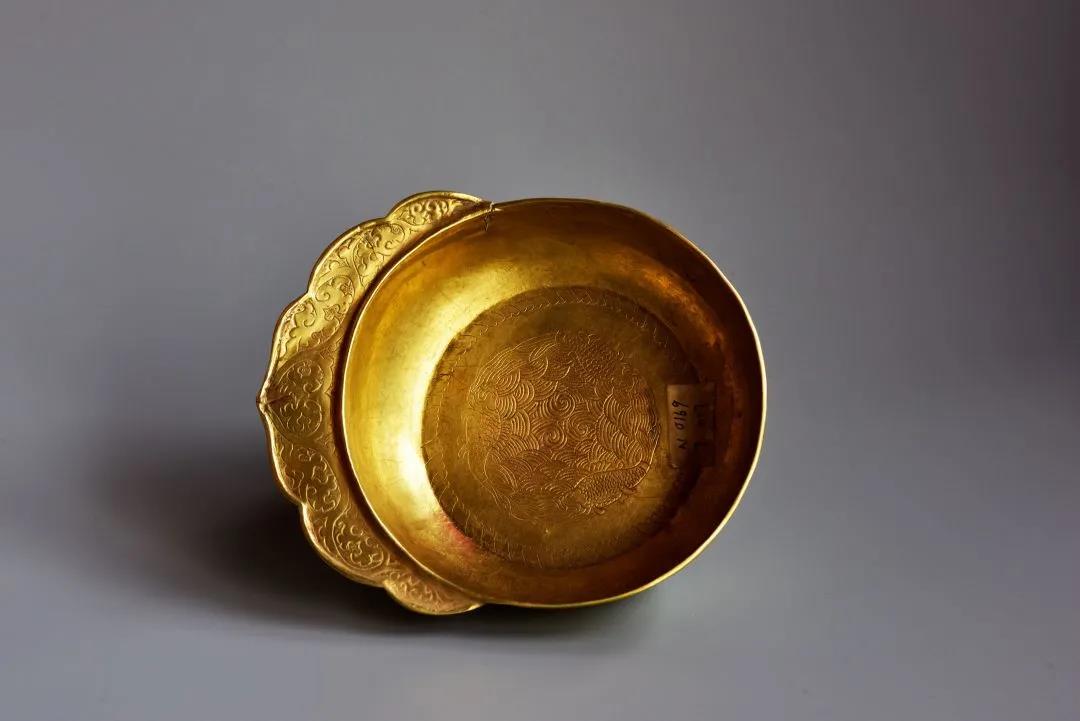 明 · 鎏金三鱼纹铜匜 一级文物