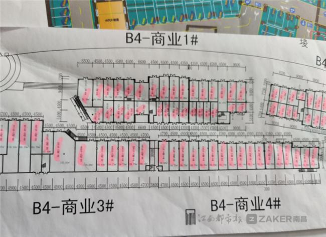 南昌通源新建城：同样价格的店铺 门头却比隔壁“瘦”近一半