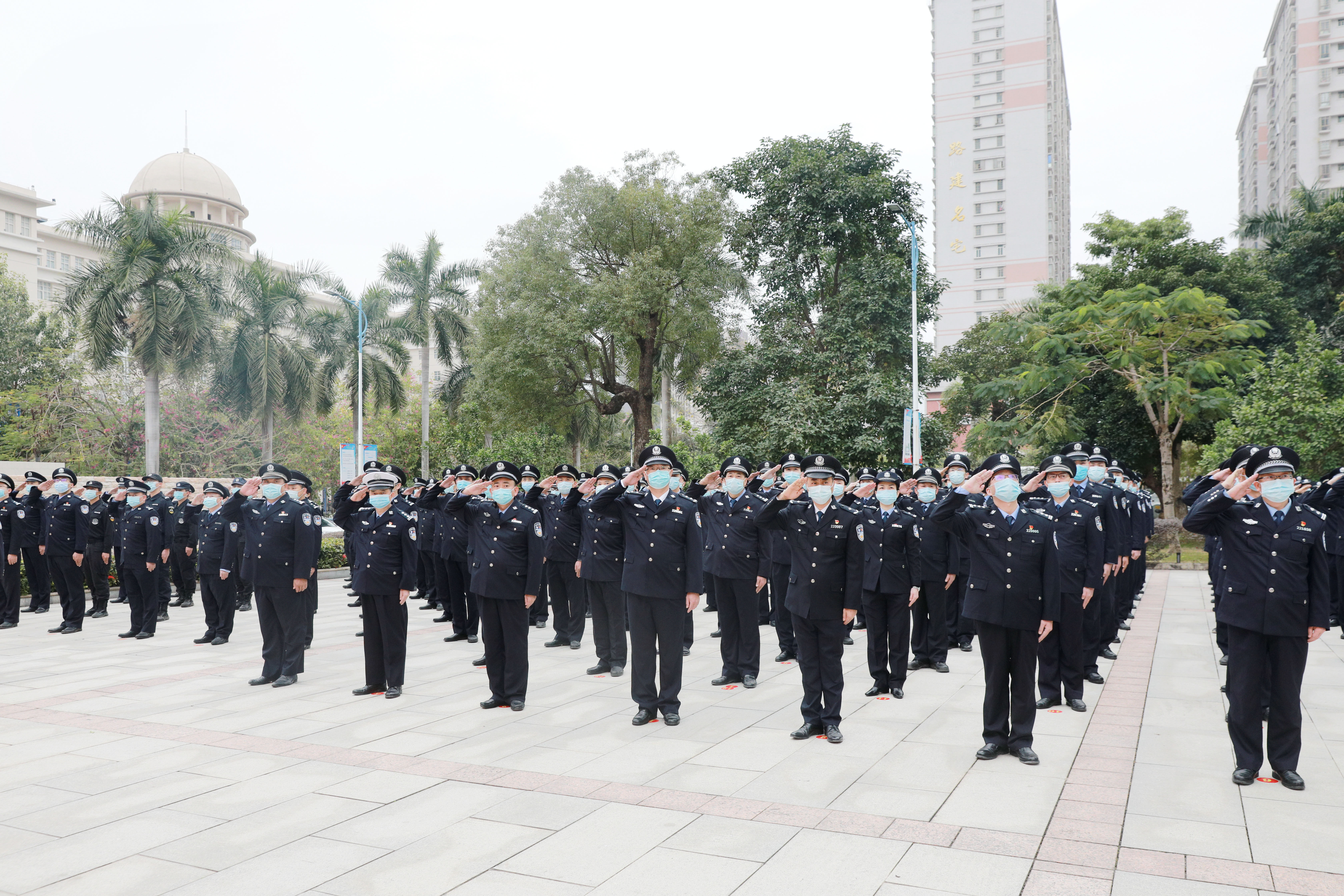 慶祝首箇中國人民警察節茂名各地舉辦110宣傳日活動