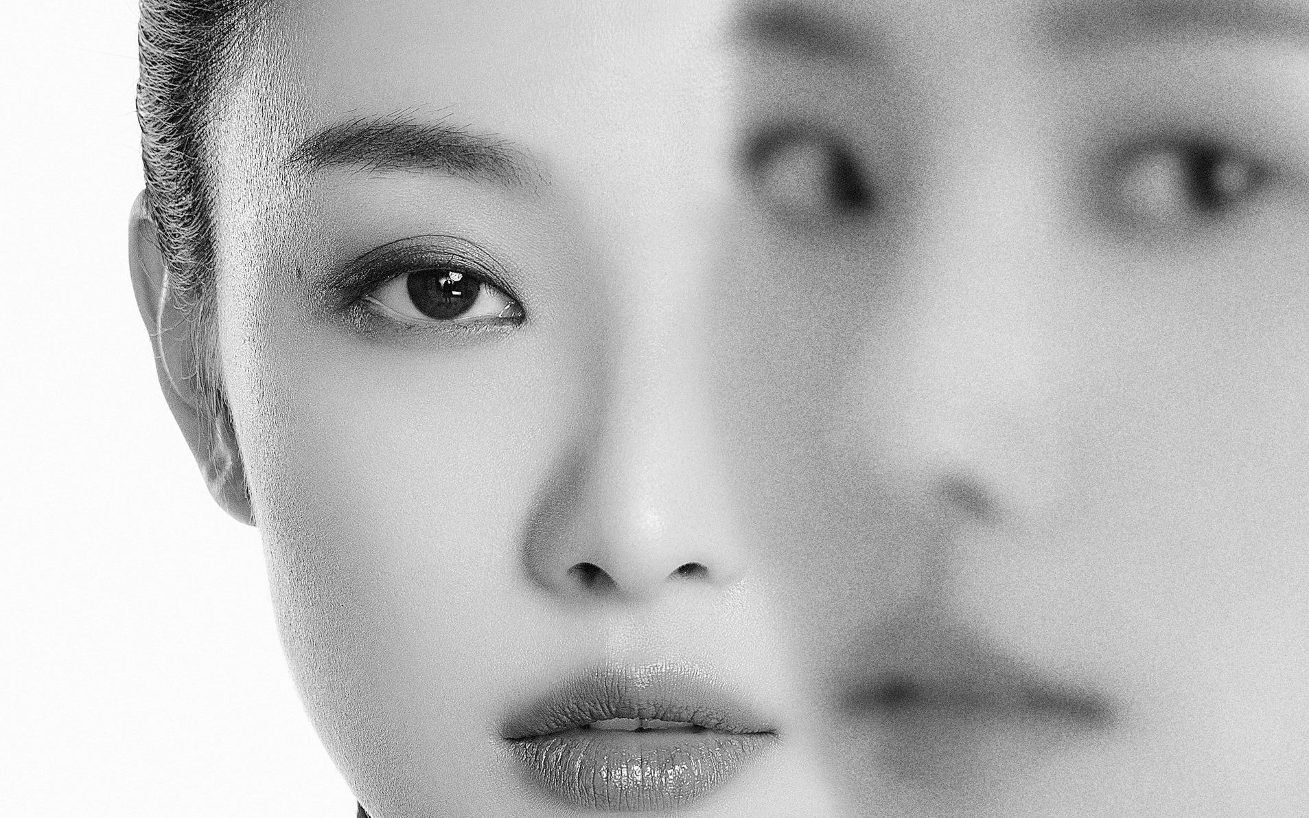 朱锁锁和蒋南孙海报。