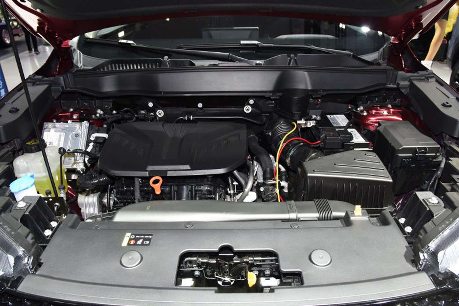 第三代哈弗H6新增车型上市 搭载2.0T动力/售价13.69-15.49万元