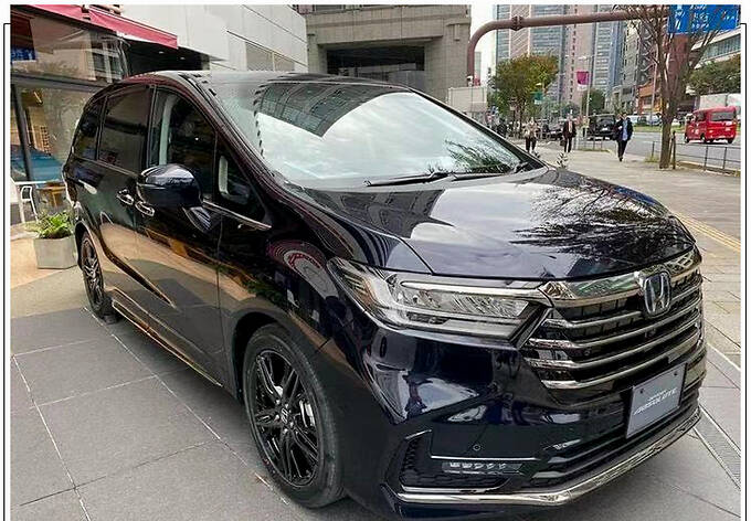 本田新款奥德赛到店实拍搭2.4L引擎/配熏黑轮毂-图3