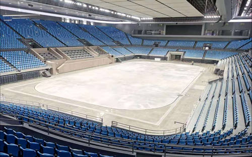 2020年11月11日，首都体育馆完成场地制冰。北京市重大项目办供图