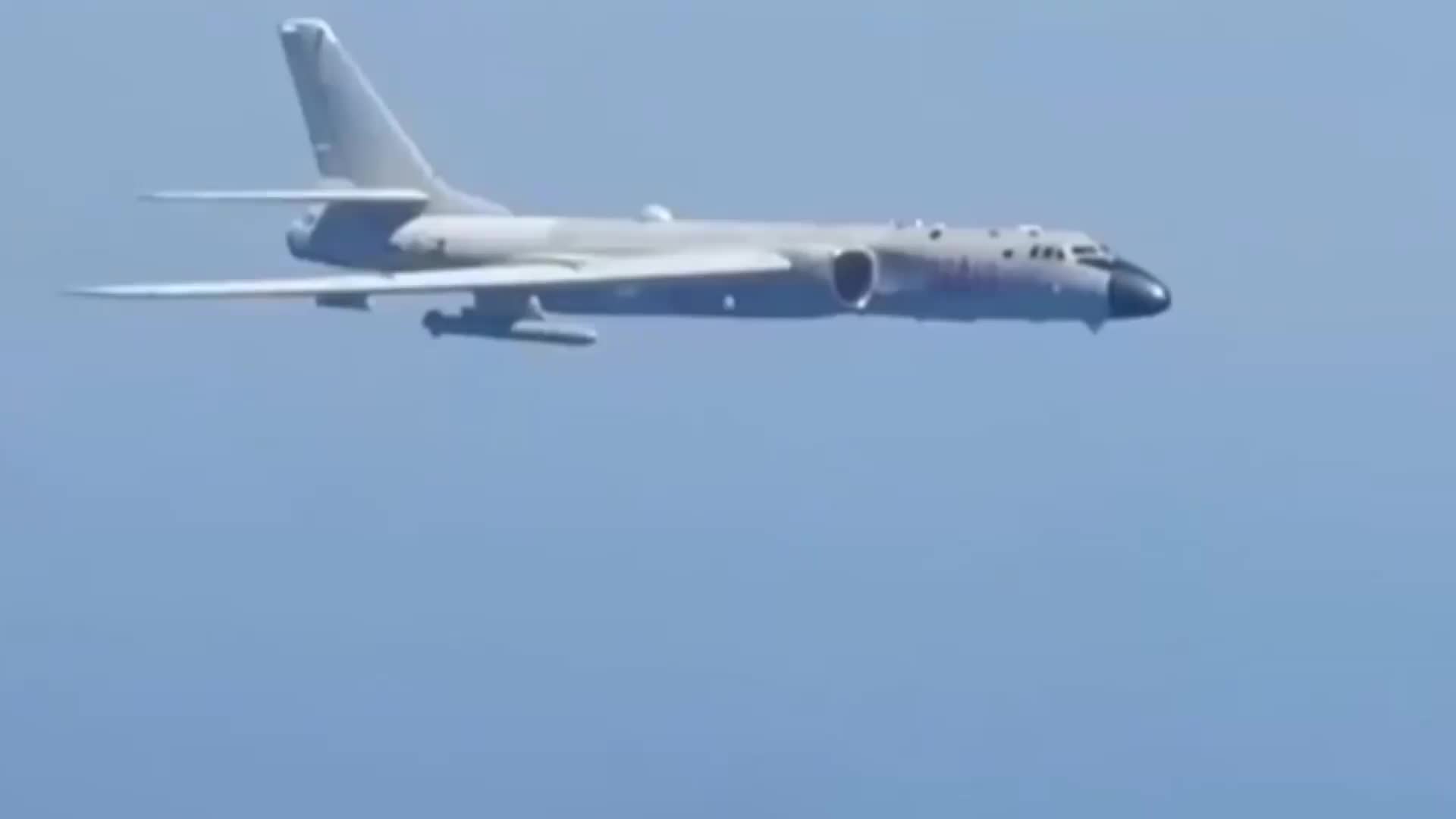 10天飞9趟！解放军军机再度进入台空域 跨年后几乎无休