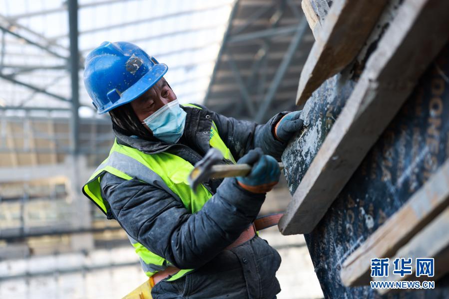 战严寒 施工忙凤凰网青海_凤凰网