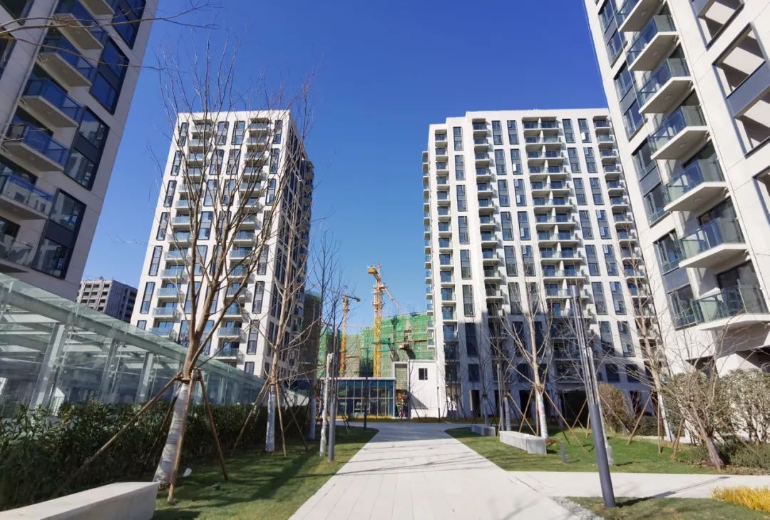 探秘杭州首个 只租不售 项目共享办公 商业街 屋顶跑道 悬空飞碟 凤凰网房产杭州