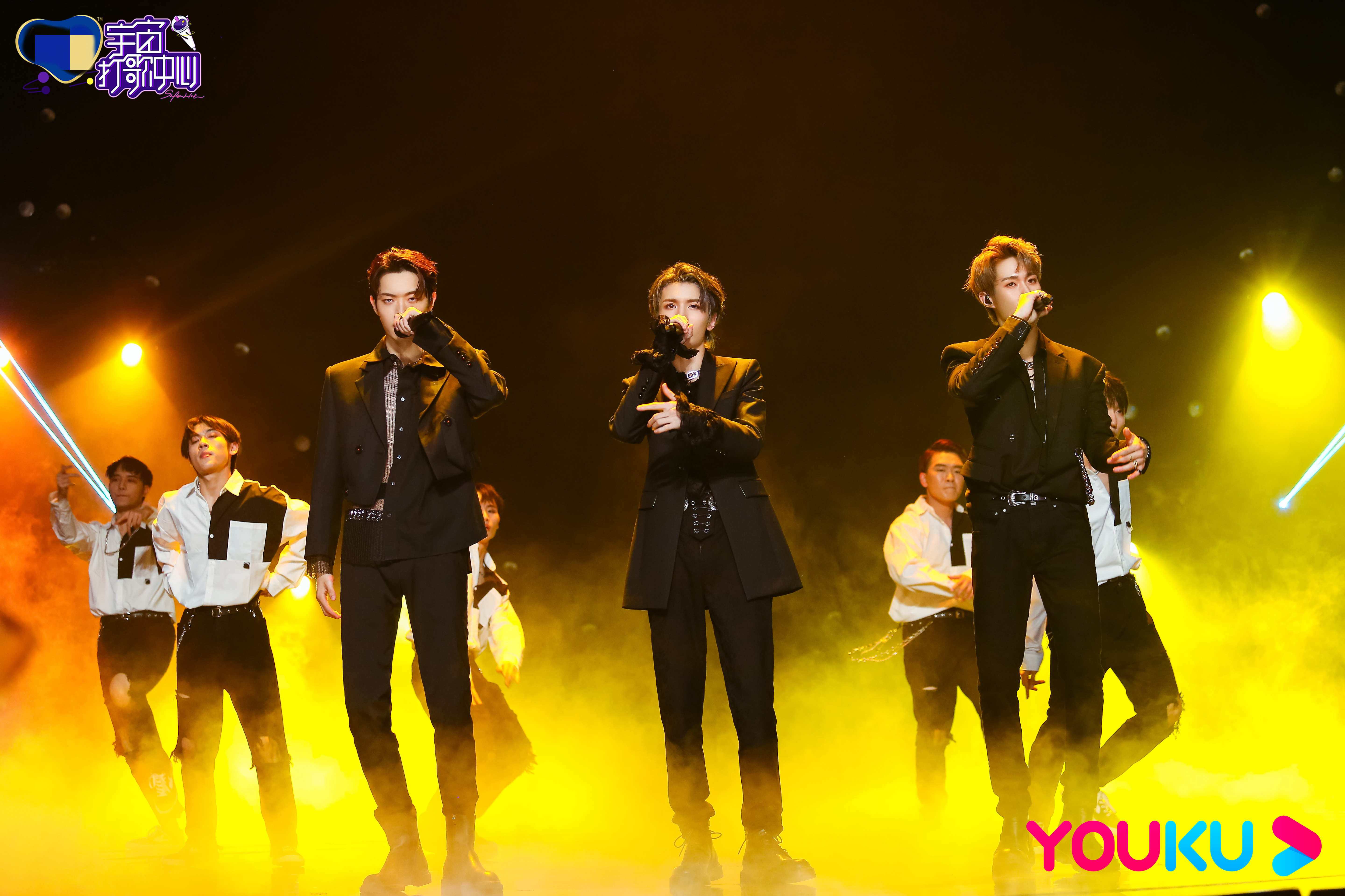 宇宙打歌中心 最后一次 营业 丁泽仁唱跳满分展现编舞实力 凤凰网